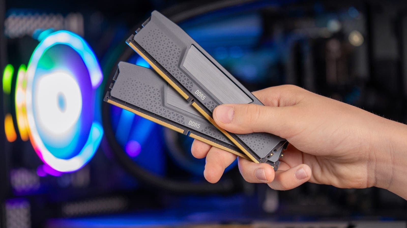RAM cara en 2026: ¿conviene comprar una laptop de 8 GB?