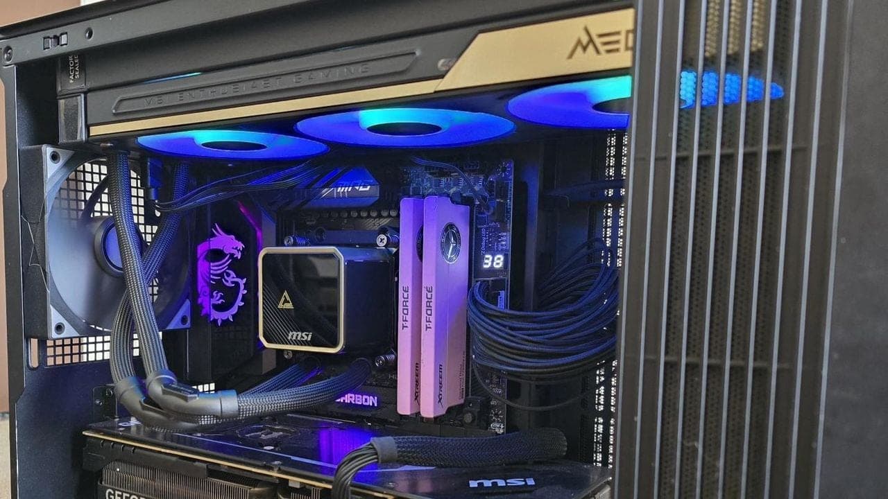 MSI CoreLiquid E15 360: AIO de lujo con pantalla AMOLED