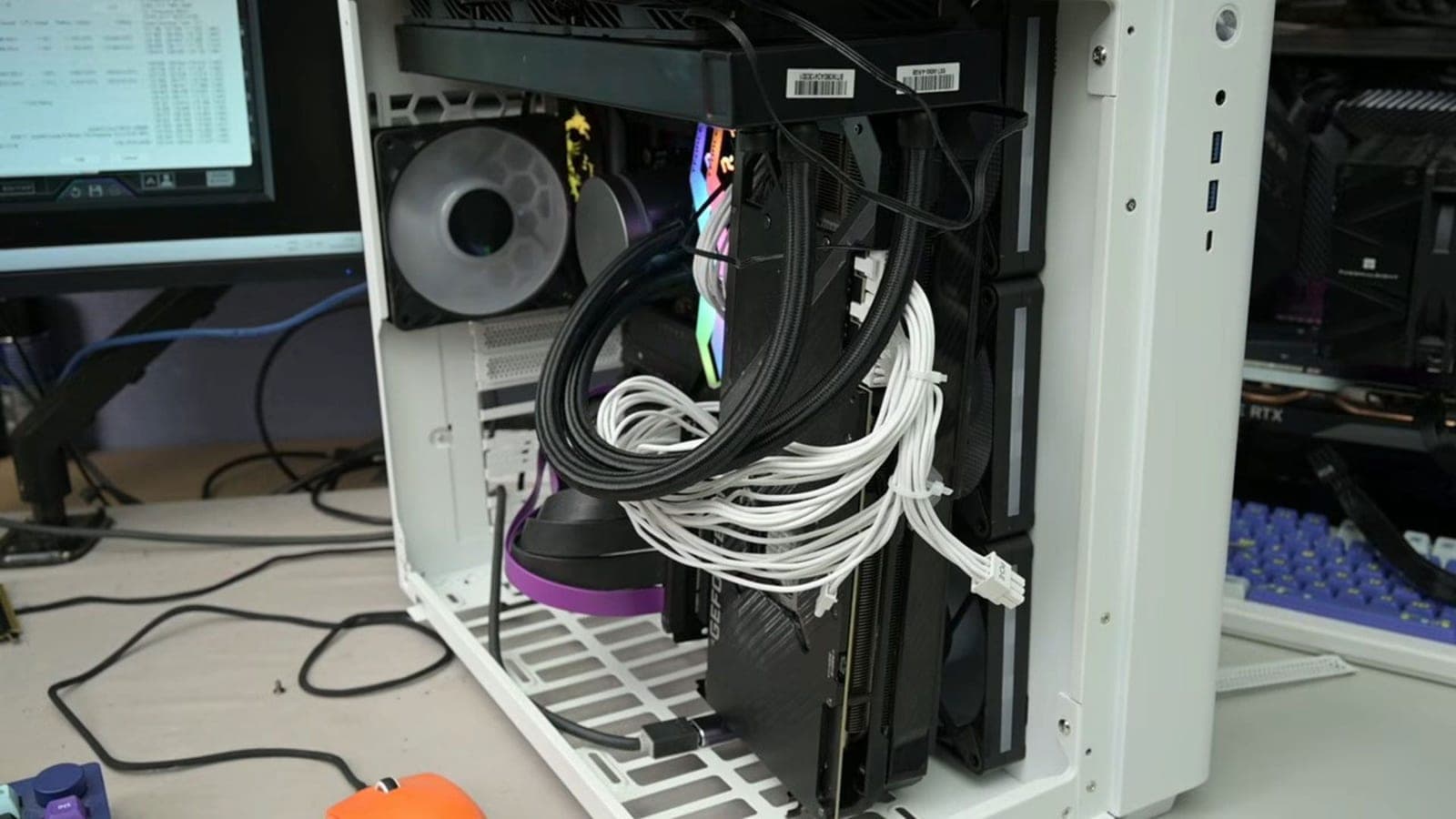 GPU "al revés": así se enfría 19 °C más una PC gamer