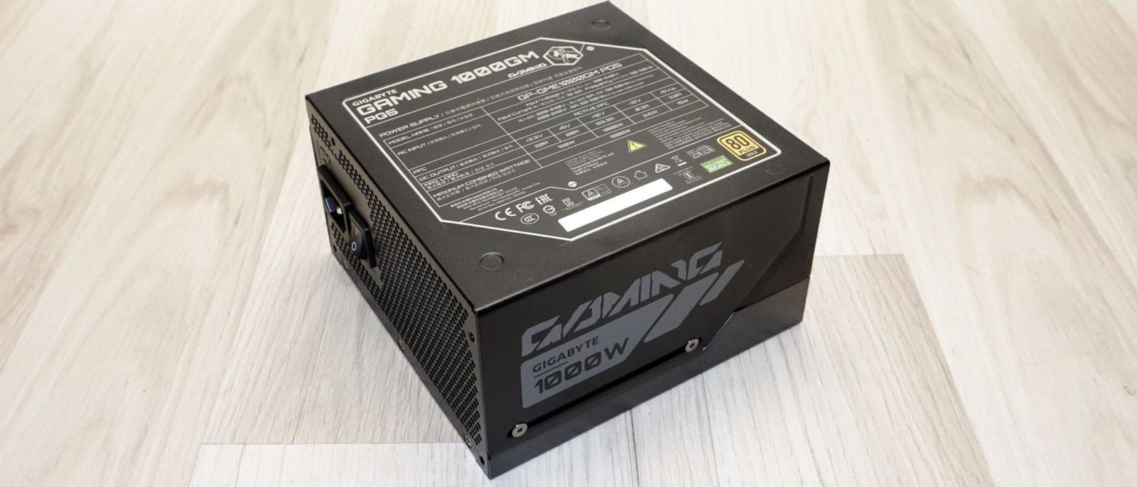 Gigabyte 1000GM PG5: fuente Platinum con protección T-Guard