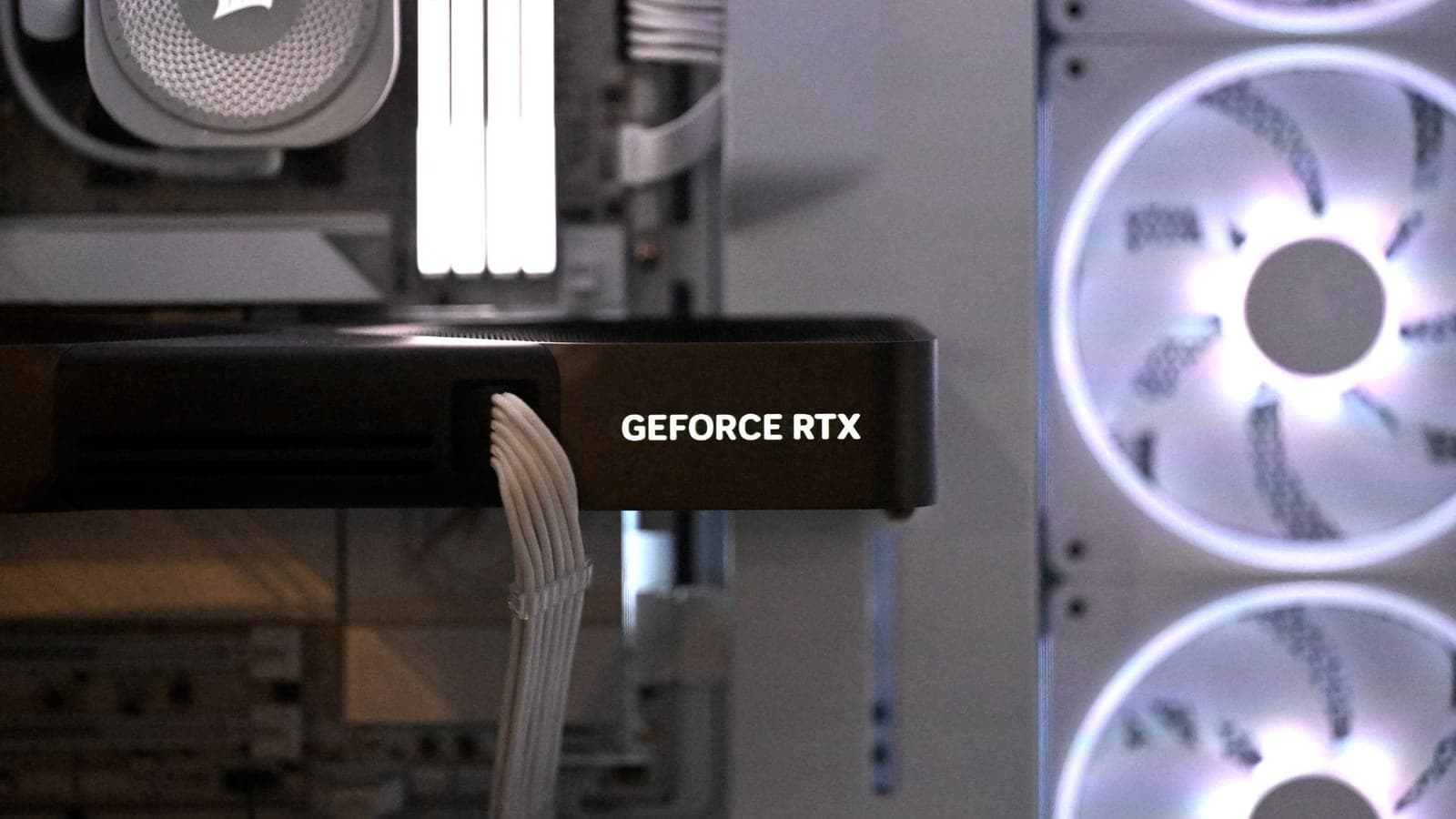 Modder arregla el conector que derrite la RTX 5090