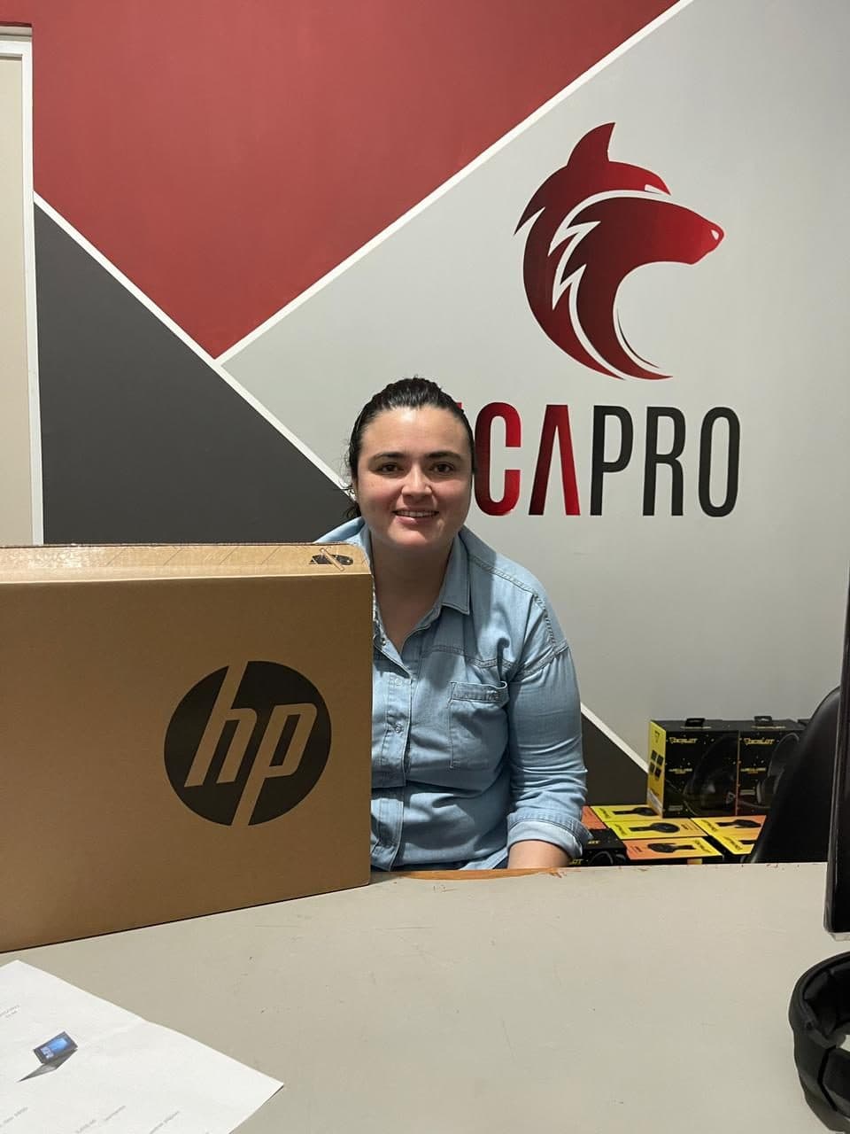 Cliente de ECAPRO con su equipo