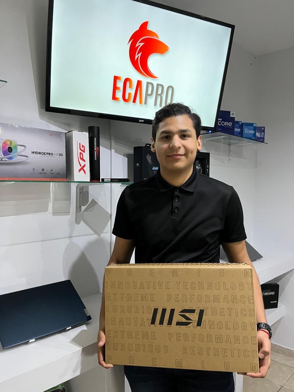 Cliente de ECAPRO con su equipo