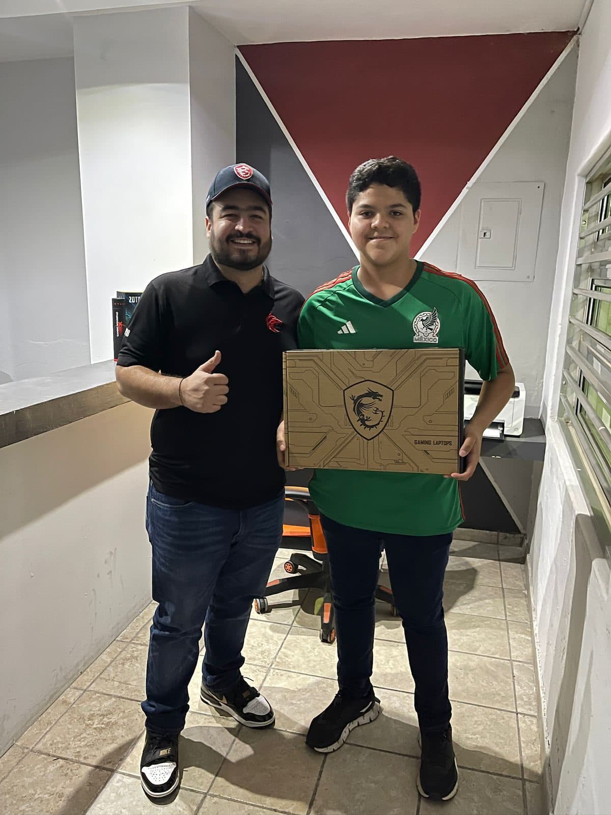 Cliente de ECAPRO con su equipo