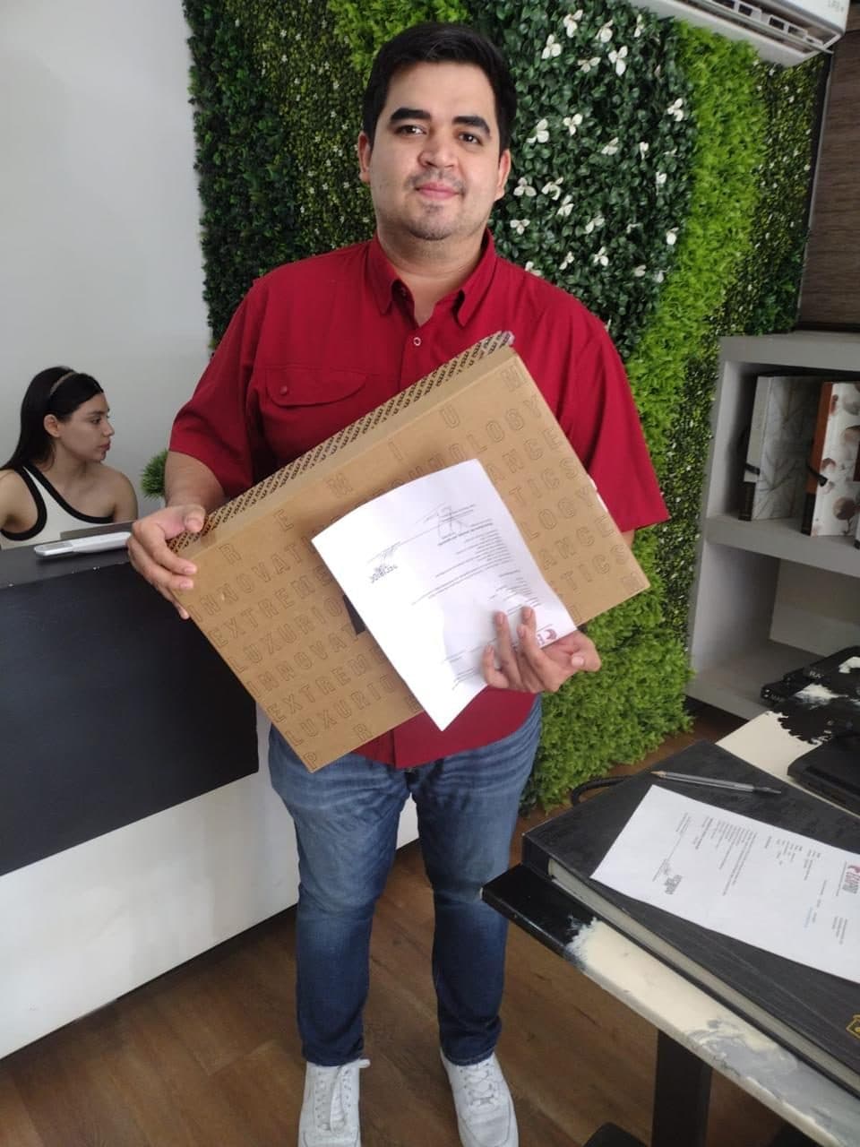 Cliente de ECAPRO con su equipo