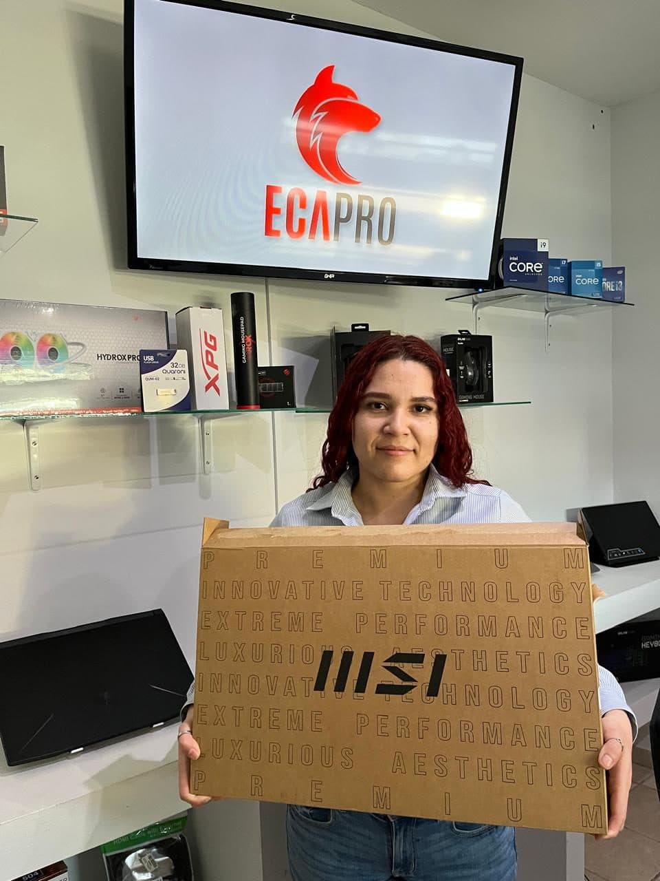 Cliente de ECAPRO con su equipo