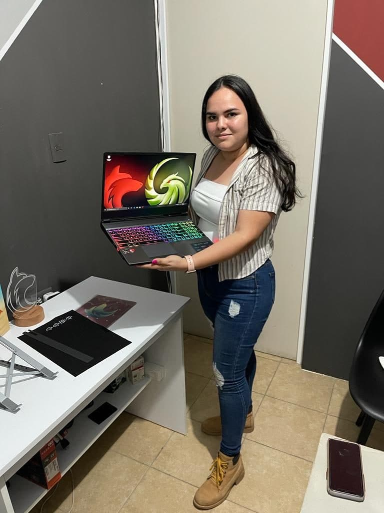 Cliente de ECAPRO con su equipo