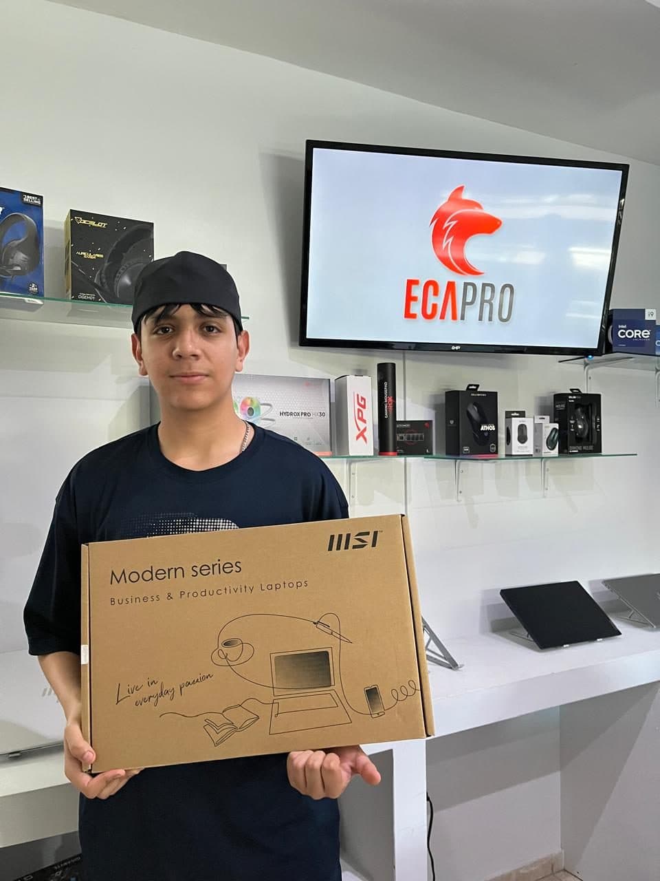 Cliente de ECAPRO con su equipo