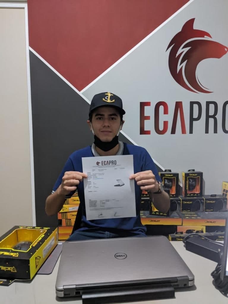 Cliente de ECAPRO con su equipo