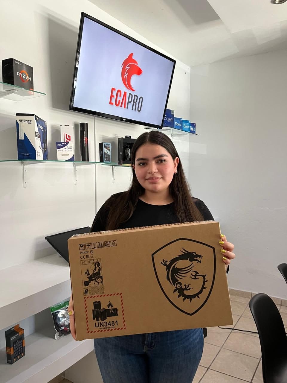 Cliente de ECAPRO con su equipo