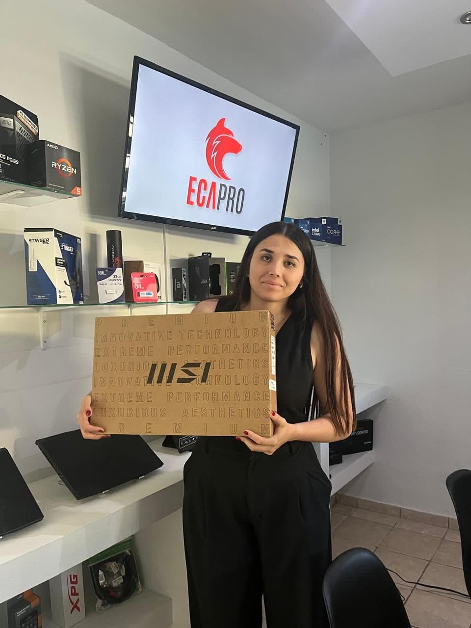 Cliente de ECAPRO con su equipo